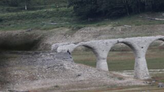 幻のアーチ橋・タウシュベツ川橋梁 